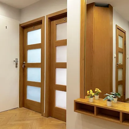 Array - 5 Minutes To Molo & Seaside