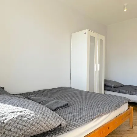 Array - 5 Minutes To Molo & Seaside