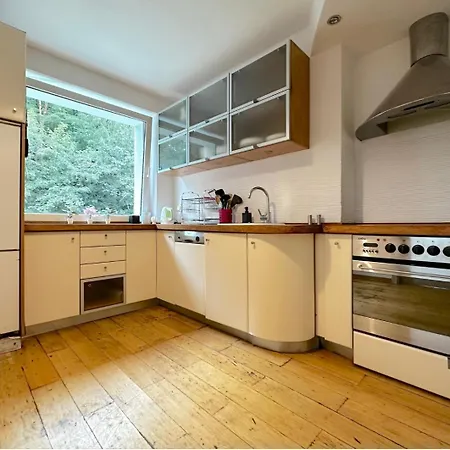 Array - 5 Minutes To Molo & Seaside Sopot